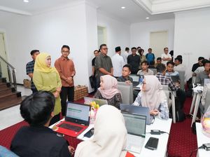 Khofifah Siapkan Tim Data Center Kawal Perolehan Suara Pilgub Jatim Khofifah Siapkan Tim Data Center Kawal Perolehan Suara Pilgub Jatim