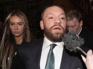 Potret Sedih Kekasih Conor McGregor, Bintang MMA Terbukti Memperkosa Wanita Potret Sedih Kekasih Conor McGregor, Bintang MMA Terbukti Memperkosa Wanita
