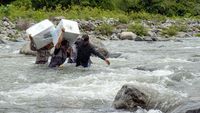 Jalan Terjal Distribusi Logistik Pilkada 2024 ke Pelosok Maros