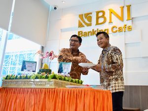 Rektor Prof Muryanto Amin Resmikan KCP BNI di Kampus USU