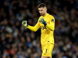 Kiper Tottenham Main 1 Jam di Etihad dengan Kaki Retak Kiper Tottenham Main 1 Jam di Etihad dengan Kaki Retak