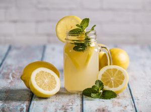 Sederet Minuman untuk Bersihkan Ginjal Secara Alami Selain Air Putih Sederet Minuman untuk Bersihkan Ginjal Secara Alami Selain Air Putih