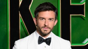 Potret Jonathan Bailey, Sang Pangeran Pencuri Hati di Film Wicked