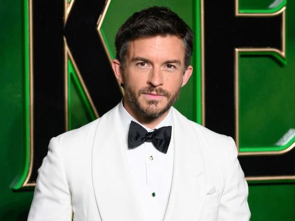 Potret Jonathan Bailey, Sang Pangeran Pencuri Hati di Film Wicked