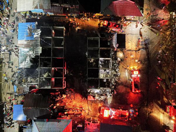 Tempat Pelelangan Ikan di Kendari Ludes Terbakar