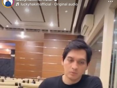 Keseruan Lucky Hakim Saat Cicip Durian hingga Santap Nasi Padang