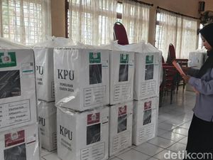 Logistik Pilkada Serentak Dipastikan Tiba di Semua PPS Kota Pasuruan Logistik Pilkada Serentak Dipastikan Tiba di Semua PPS Kota Pasuruan