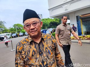 Mendikdasmen: Gaji Guru Honorer Naik Rp 2 Juta, Guru ASN Naik 1 Kali Gaji
