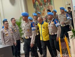 Video: Tampang AKP Dadang dengan Tangan Diborgol Seusai Dipecat Polri