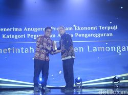 Berhasil Tekan Angka Pengangguran Antar Pemkab Lamongan Raih Penghargaan