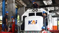 Pernah Lihat Lokomotif Dirawat? Kaya Gini Nih