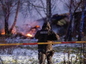 Pesawat Kargo Jatuh di Lithuania, Ada Aroma Teror di Baliknya Pesawat Kargo Jatuh di Lithuania, Ada Aroma Teror di Baliknya