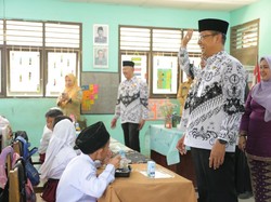 Pj Gubernur Babel Tinjau Program Makan Bergizi Gratis, Ini Harapannya