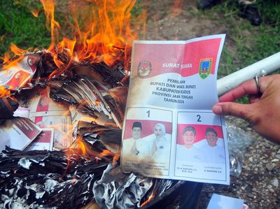 Surat Suara Rusak di Pilkada 2024 Dibakar