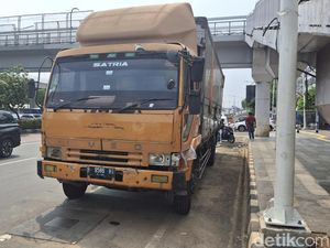 5 Fakta Sopir Truk Maut di Slipi Langsung Ditahan Usai Jadi Tersangka 5 Fakta Sopir Truk Maut di Slipi Langsung Ditahan Usai Jadi Tersangka