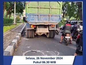 Truk Mogok di TB Simatupang, Lalin Arah Ragunan Macet