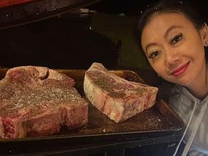 Asri Welas Masak Steak hingga Belajar Bikin Es Krim di New York Asri Welas Masak Steak hingga Belajar Bikin Es Krim di New York