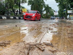Banjir di Antapani Bandung Berangsur Surut Banjir di Antapani Bandung Berangsur Surut