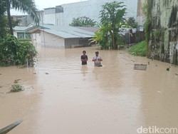 Banjir Rendam Rumah Warga di Medan Polonia, 115 Jiwa Dievakuasi