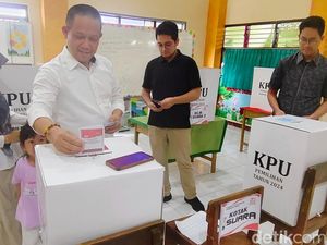 Arif Sugiyanto Nyoblos di TPS Panjer Kebumen Diiringi Hujan: Tanda Keberkahan Arif Sugiyanto Nyoblos di TPS Panjer Kebumen Diiringi Hujan: Tanda Keberkahan