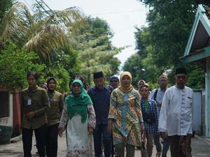 Nyoblos di TPS 2 Sidowayah, Mbak Vivit Optimistis Menang di Pilkada Rembang Nyoblos di TPS 2 Sidowayah, Mbak Vivit Optimistis Menang di Pilkada Rembang
