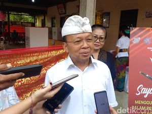 Koster Pantau Penghitungan Suara dari Denpasar, Targetkan Seluruh Cakada PDIP Menang Koster Pantau Penghitungan Suara dari Denpasar, Targetkan Seluruh Cakada PDIP Menang