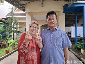 Cagub Kepri Muhammad Rudi Nyoblos di TPS 17 Batam Kota