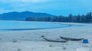 Cantiknya Pantai Padang Melang Anambas
