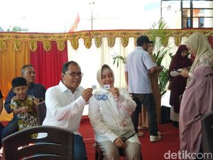 Danny-Indira Saling Bermaaf-maafan Lalu Berangkat ke TPS Pukul 08.08 Wita Danny-Indira Saling Bermaaf-maafan Lalu Berangkat ke TPS Pukul 08.08 Wita