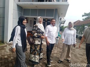 Makna Baju Putih Dony Ahmad Munir Saat Pencoblosan Pilkada Sumedang Makna Baju Putih Dony Ahmad Munir Saat Pencoblosan Pilkada Sumedang