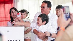 Gaya Ahok dan Keluarga Saat Nyoblos di TPS Pluit