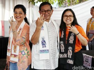 Gaya Pramono dan Keluarga Nyoblos di Cipete Jaksel