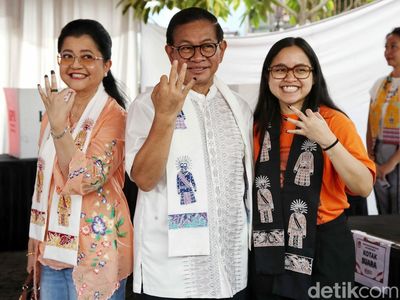 Gaya Pramono dan Keluarga Nyoblos di Cipete Jaksel
