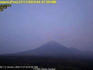 Gunung Semeru 3 Kali Erupsi, Tinggi Kolom Letusan Capai 1 Km