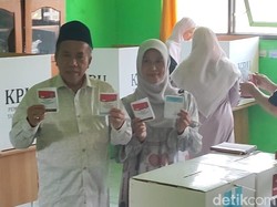 Ziarah ke Makam Leluhur Sebelum Nyoblos, Gus Mujib Yakin Menang Pilbup Pasuruan