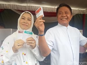 Herman Deru Gunakan Hak Pilih di TPS 27, Berdoa Hasil Sesuai Survei Herman Deru Gunakan Hak Pilih di TPS 27, Berdoa Hasil Sesuai Survei