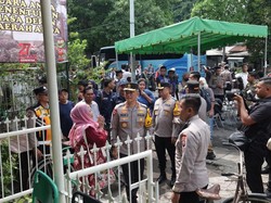 Cek TPS Surabaya-Madura, Kapolda Pastikan Pilkada Jatim Berjalan Lancar