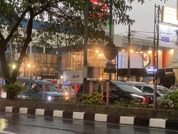 Depok Hujan Deras, Lalin di Jl Margonda Raya Macet Panjang