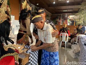 Lansia 75 Tahun Jalan Kaki ke TPS, Semangat Gunakan Hak Pilih di Badung