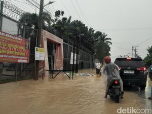 Jalan di Depan Lapas dan Rutan Tanjung Gusta Medan Banjir Jalan di Depan Lapas dan Rutan Tanjung Gusta Medan Banjir