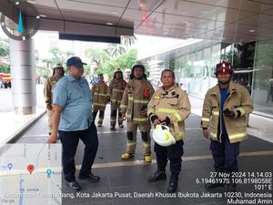 Video: Damkar Ungkap Kronologi Kemunculan Asap Tebal d Mal GI