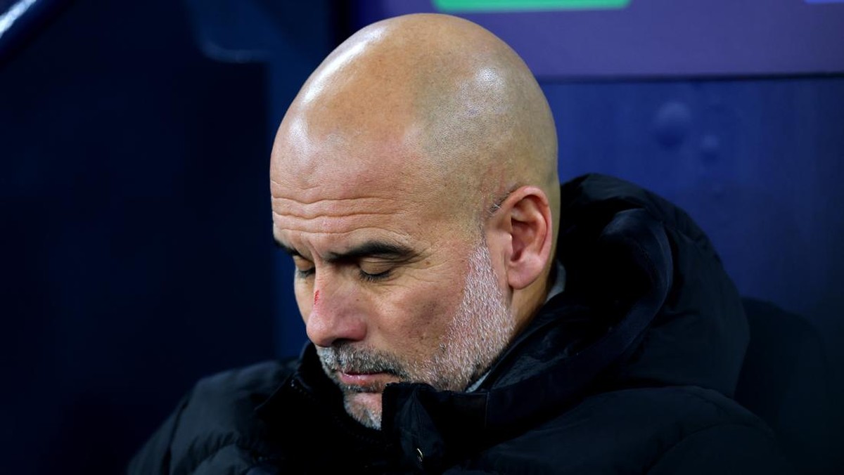 Pep Guardiola tahu semua fans tim Liga Inggris ingin dirinya dipecat Manchester City. (Foto: Getty Images/Carl Recine)