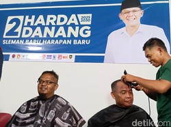 Klaim Menang Pilkada Sleman, Harda Kiswaya Sujud Syukur-Cukur Gundul