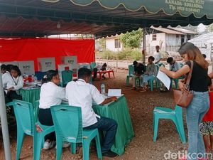 52,5 Persen Penyintas Erupsi Lewotobi di 3 TPS Tidak Nyoblos untuk Pilkada NTT 52,5 Persen Penyintas Erupsi Lewotobi di 3 TPS Tidak Nyoblos untuk Pilkada NTT