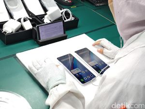 Mengintip Produksi iQOO 13 di Tangerang Mengintip Produksi iQOO 13 di Tangerang
