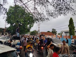 Klaim Menang Pilbup Dompu, Ribuan Pendukung Bambang-Syirajuddin Konvoi