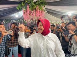 Senyum Risma Pamer Tinta di Jari Kelingking Usai Nyoblos