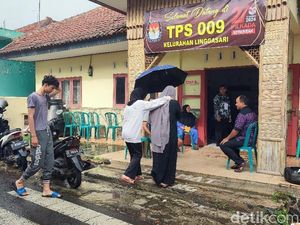Tekad Kuat Warga Tasik dan Ciamis ke TPS Tekad Kuat Warga Tasik dan Ciamis ke TPS