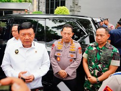 Menko Polkam: Curah Hujan Saat Tahun Baru Meningkat, Waspada Banjir-Longsor