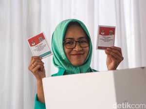 Video: Airin-Ade Sumardi Unggul di TPS Tempat Airin Nyoblos Video: Airin-Ade Sumardi Unggul di TPS Tempat Airin Nyoblos
